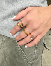 Load image into Gallery viewer, Heart Statement Ring

