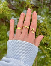 Load image into Gallery viewer, Ribbon Ring
