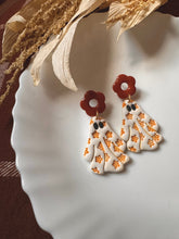 Load image into Gallery viewer, Floral Ghost Dangle
